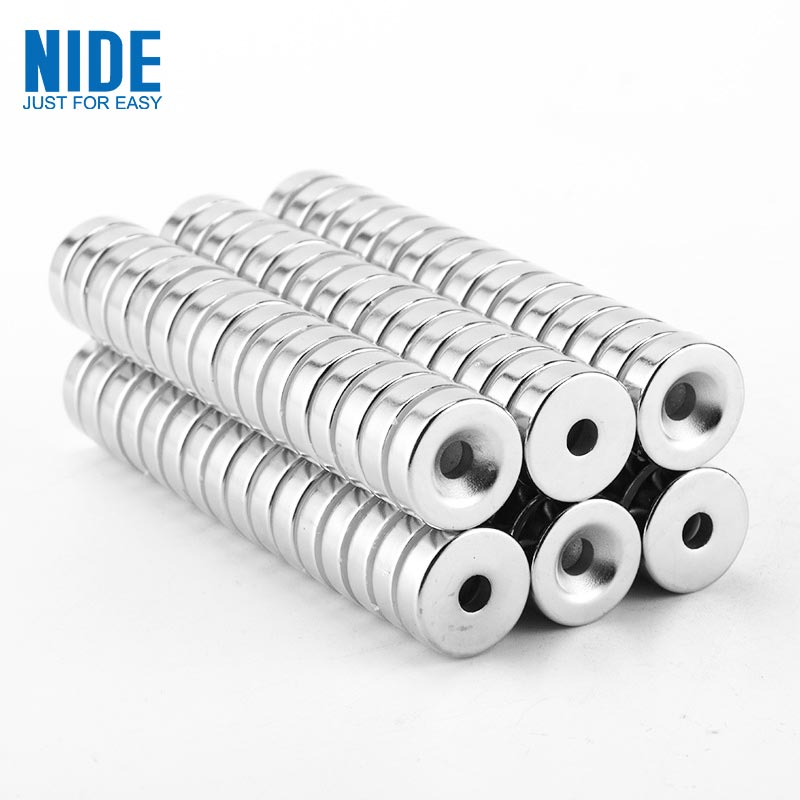 Zagaye Neodymium Sintered NdFeB Magnet Tare da Hole