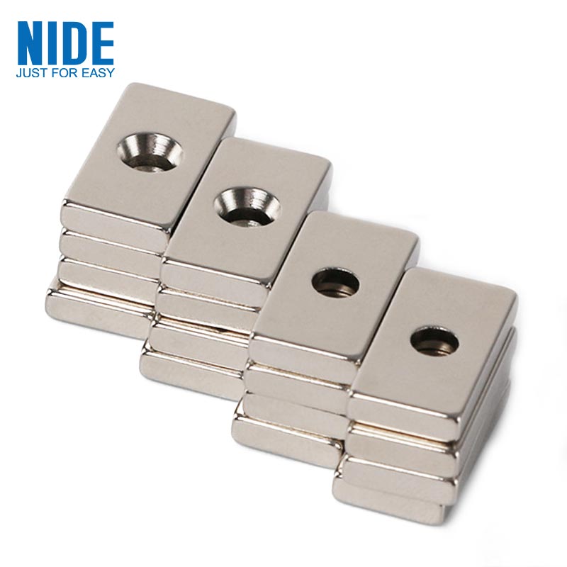 Square Strong Neodymium Magnet Sintered NdFeB Magnet Tare da Hole